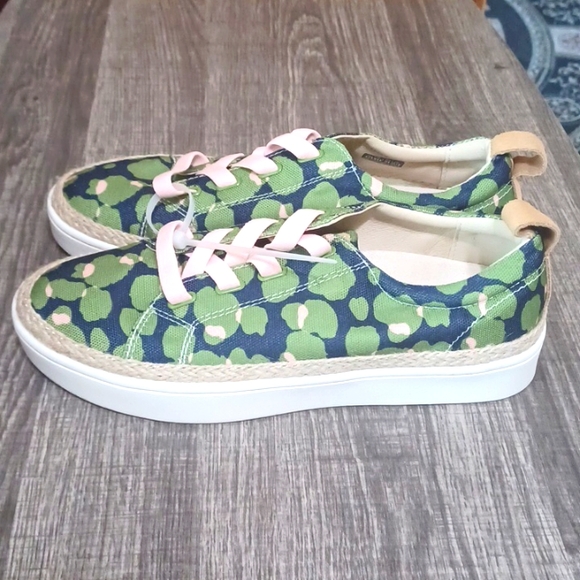 Spenco Camo Tennis Shoes NWOT - Picture 3 of 9